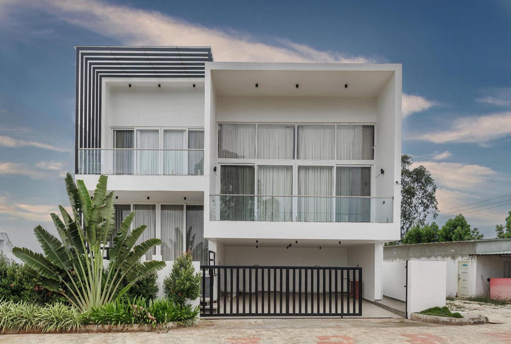 Celestial Sapphire Villa Pvt Pool Veg Food 4Bhk Dod Ballāpur Kültér fotó