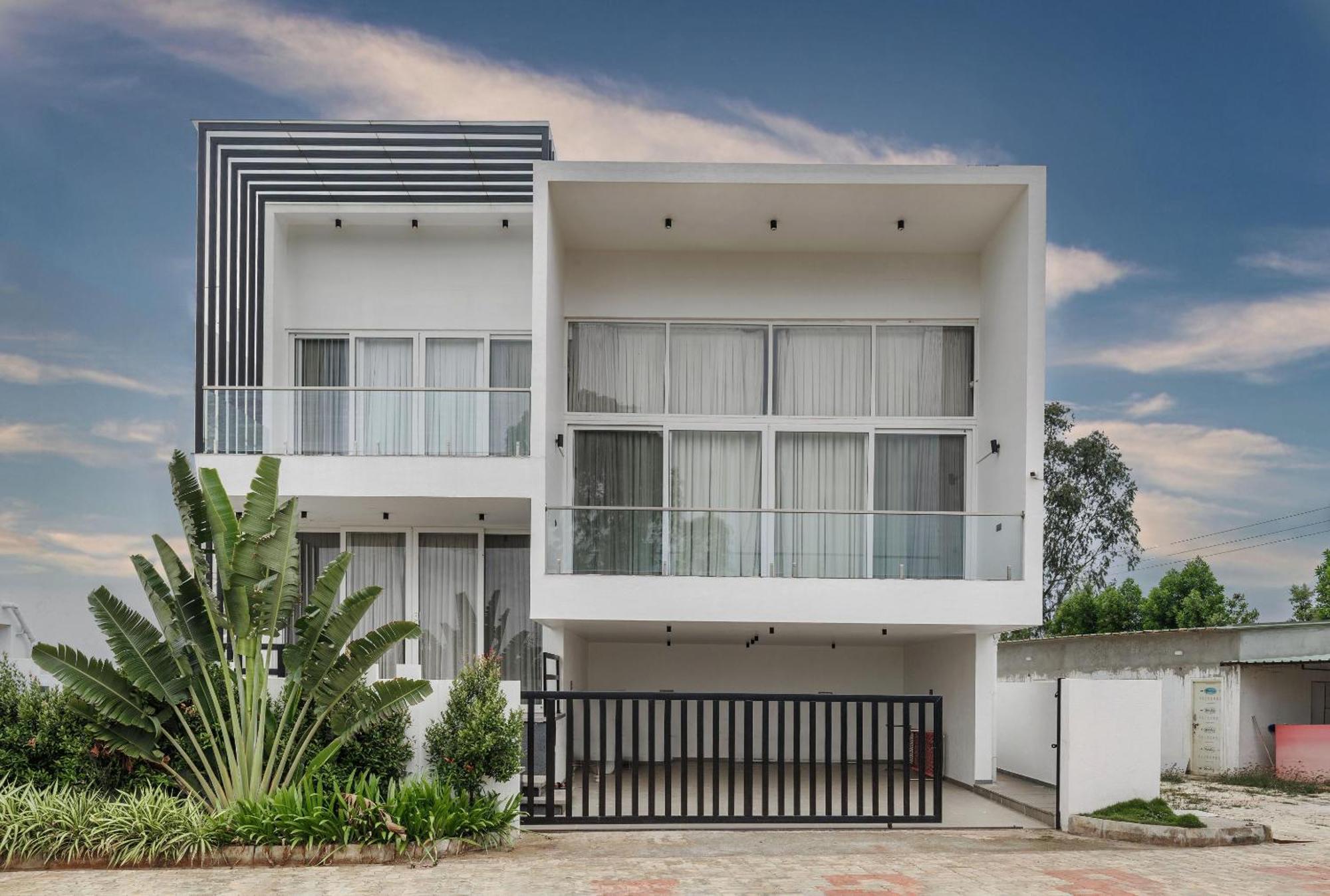 Celestial Sapphire Villa Pvt Pool Veg Food 4Bhk Dod Ballāpur Kültér fotó